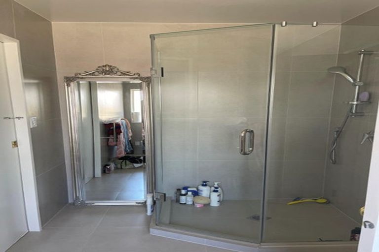 Photo of property in 1/9 Travers Place, Northpark, Auckland, 2013