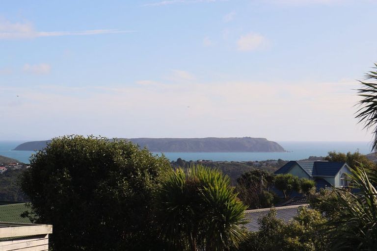 Photo of property in 2 Coventry Close, Ascot Park, Porirua, 5024