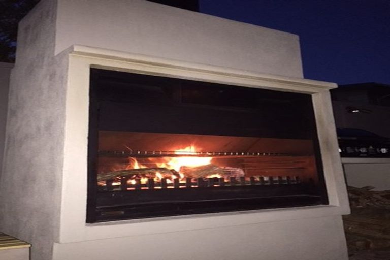 Photo of property in 30a Te Atatu Road, Te Atatu South, Auckland, 0610