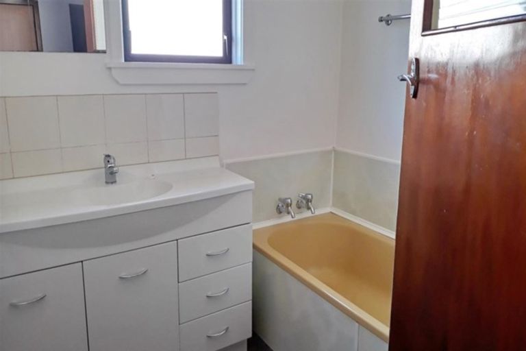 Photo of property in 15 Olivia Street, Stratford, 4332