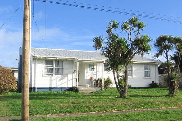 Photo of property in 54a Waiuta Street, Titahi Bay, Porirua, 5022