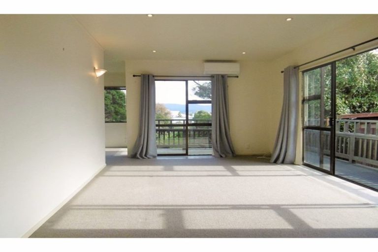 Photo of property in 2/36 Takapu Street, Henderson, Auckland, 0612