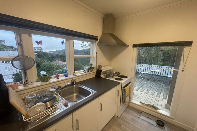 Photo of property in 138 The Ridgeway, Mornington, Wellington, 6021