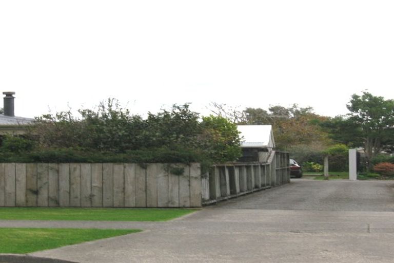 Photo of property in 72 Elizabeth Street, Waikanae, 5036