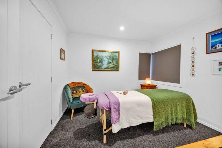 Photo of property in 7 Mercade Close, Stratford, 4332