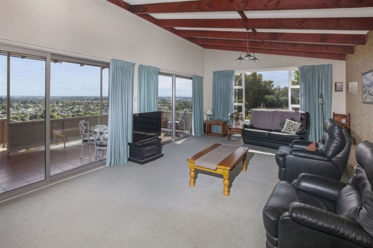 Photo of property in 31 Whaka Terrace, Huntsbury, Christchurch, 8022