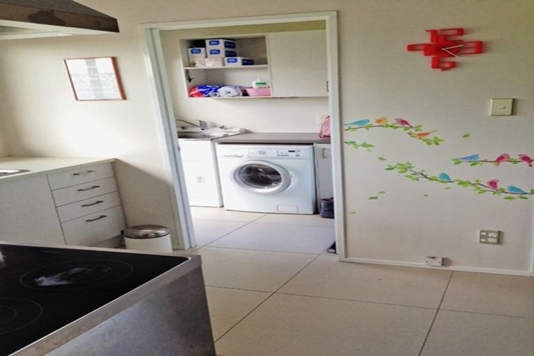 Photo of property in 1 John Webster Place, Glen Eden, Auckland, 0602