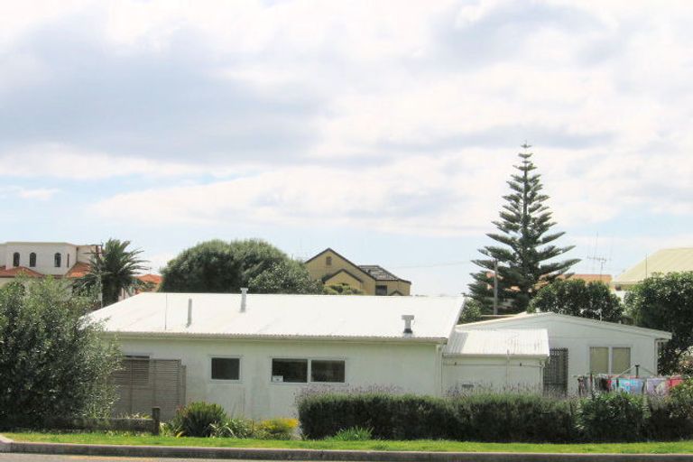 Photo of property in 1095 Papamoa Beach Road, Papamoa Beach, Papamoa, 3118