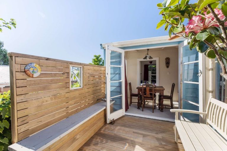 Photo of property in 731 Swanson Road, Swanson, Auckland, 0612