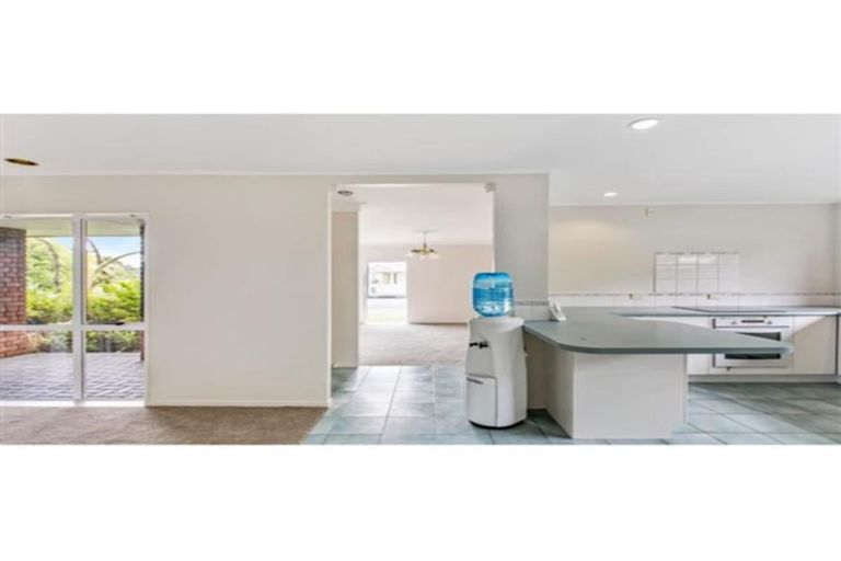 Photo of property in 2 Glenross Drive, Wattle Downs, Auckland, 2103