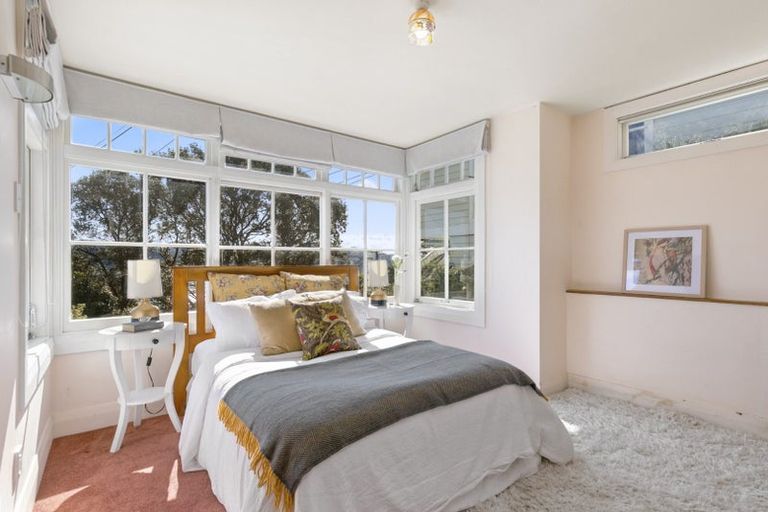 Photo of property in 45 Palliser Road, Roseneath, Wellington, 6011