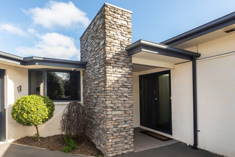 Photo of property in 51 Kirkwood Avenue, Upper Riccarton, Christchurch, 8041