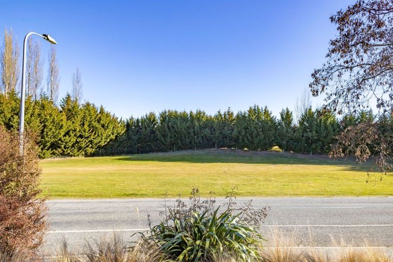 Photo of property in 61 Mcdonnell Road, Arrowtown, 9302