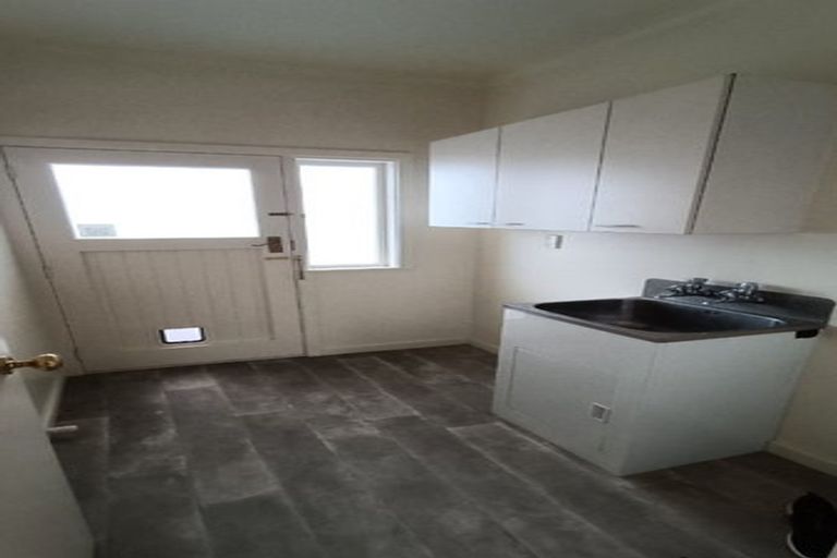 Photo of property in 8 Norton Park Avenue, Fairfield, Lower Hutt, 5011