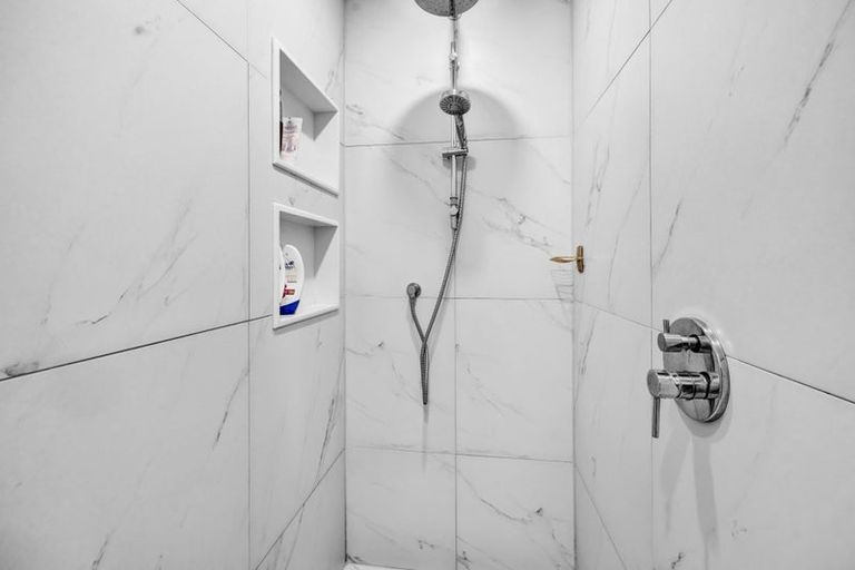 Photo of property in 8 Clearview Road, Lepperton, New Plymouth, 4373