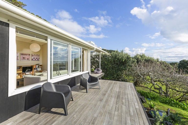 Photo of property in 131 Riria Kereopa Memorial Drive, Raglan, 3297