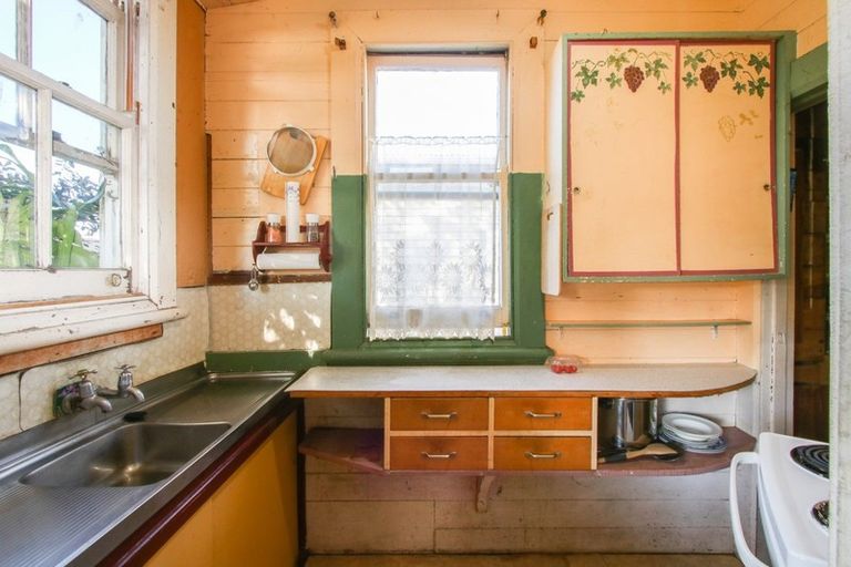 Photo of property in 31 Vigor Brown Street, Napier South, Napier, 4110