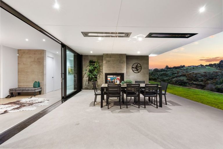 Photo of property in 104 Stoneridge Terrace, Whitford, Manurewa, 2576