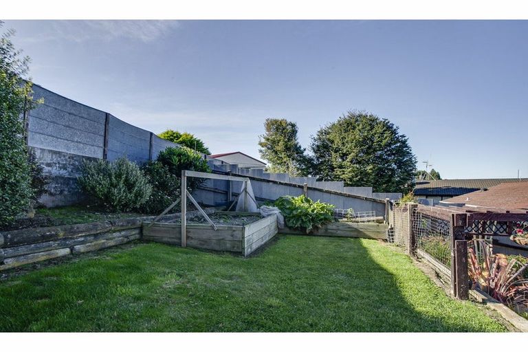Photo of property in 16 Clyde Carr Crescent, Waimataitai, Timaru, 7910