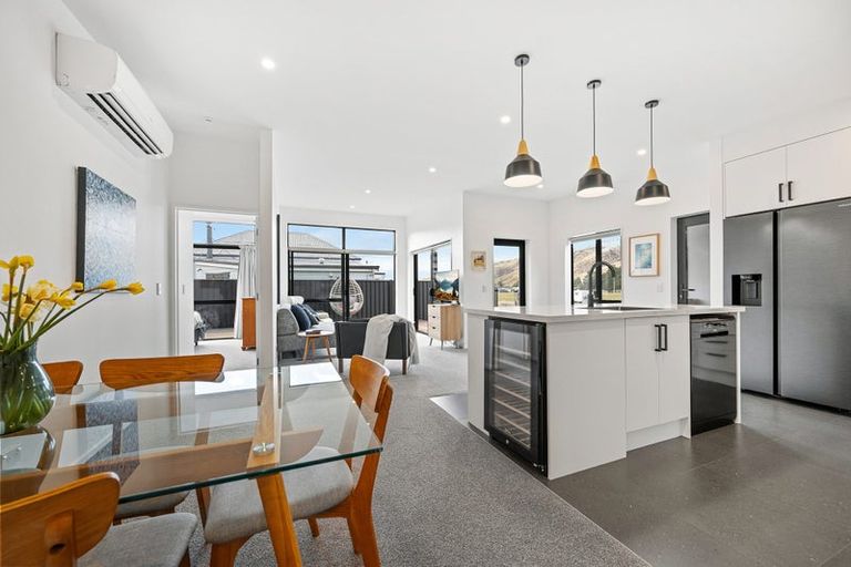 Photo of property in 8 Neplusultra Street, Cromwell, 9310