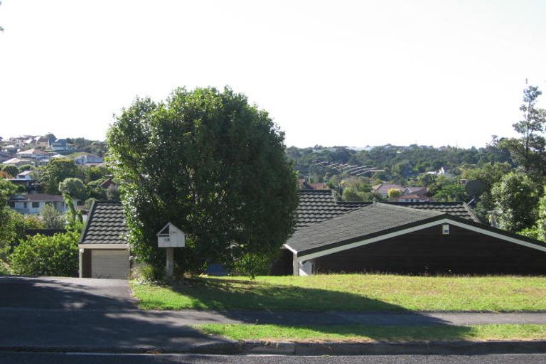 Photo of property in 16 Squirrel Lane, Browns Bay, Auckland, 0630