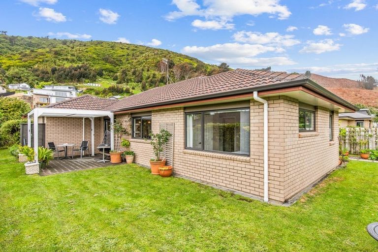 Photo of property in 6 Matuhi Street, Waikanae, 5036