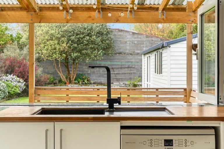 Photo of property in 18 Tay Street, Whanganui, 4500