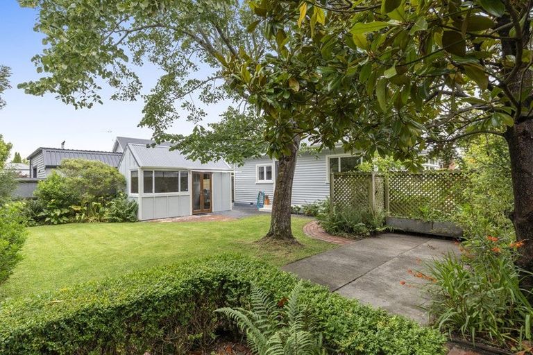 Photo of property in 94 Hawthorne Street, Strowan, Christchurch, 8052
