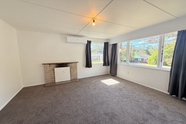 Photo of property in 16 Sunny Grove, Wainuiomata, Lower Hutt, 5014