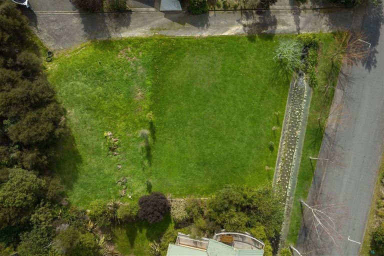 Photo of property in 19 Amelia Crescent, Waikawa, Picton, 7220