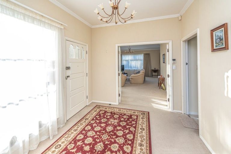 Photo of property in 20 Great North Road, Saint Johns Hill, Whanganui, 4500