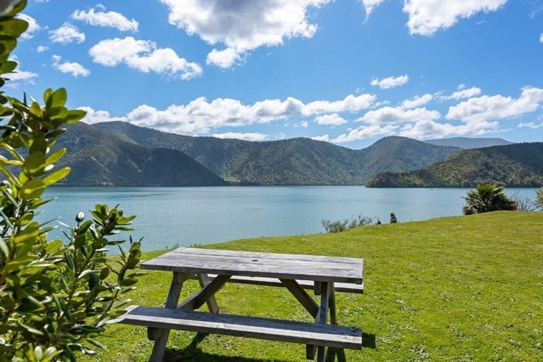 Photo of property in 4 Cook Street, Havelock, 7100