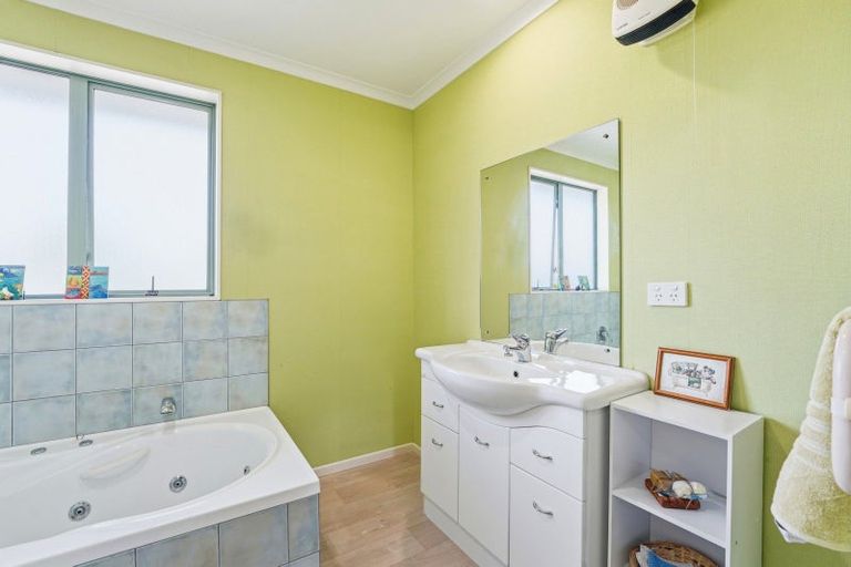 Photo of property in 90 Tyndall Street, Pahiatua, 4910