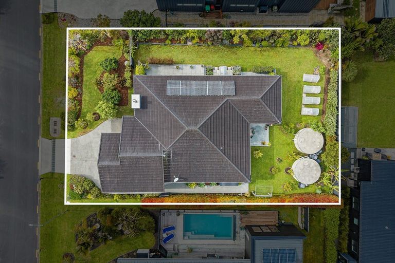 Photo of property in 18 Awanui Crescent, Matakana, 0985