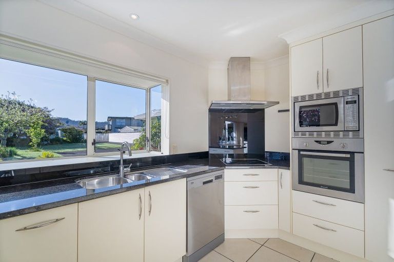 Photo of property in 12 Kenneth Avenue, Whitianga, 3510