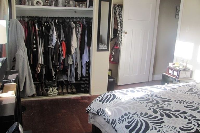 Photo of property in 50 Mana Esplanade, Paremata, Porirua, 5026