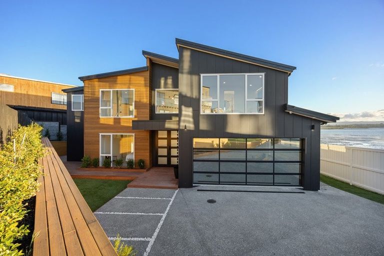 Photo of property in 4 Seawind Way, Hobsonville, Auckland, 0616