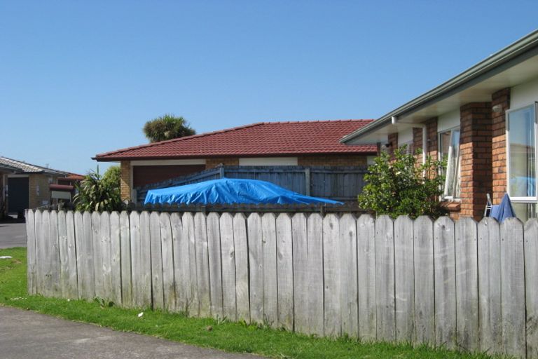 Photo of property in 82 Kiwi Esplanade, Mangere Bridge, Auckland, 2022