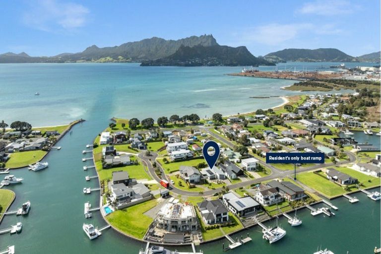 Photo of property in 6 Fred Carr Place, One Tree Point, 0118