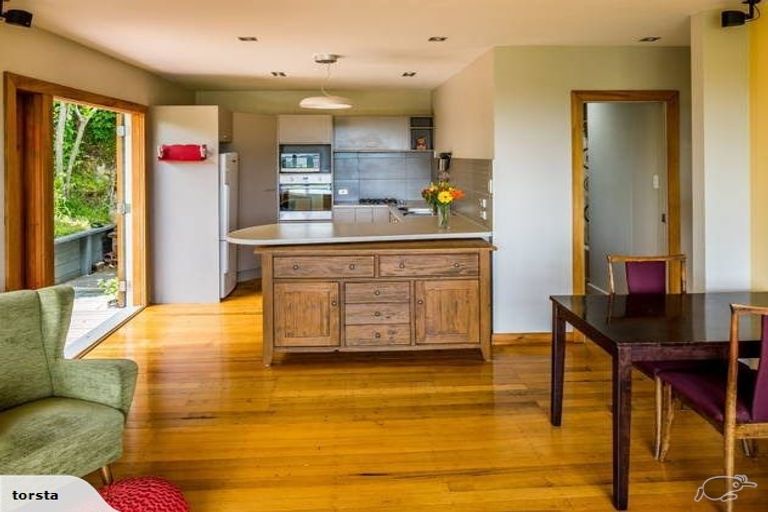 Photo of property in 22 Kiriwai Road, Paremata, Porirua, 5024