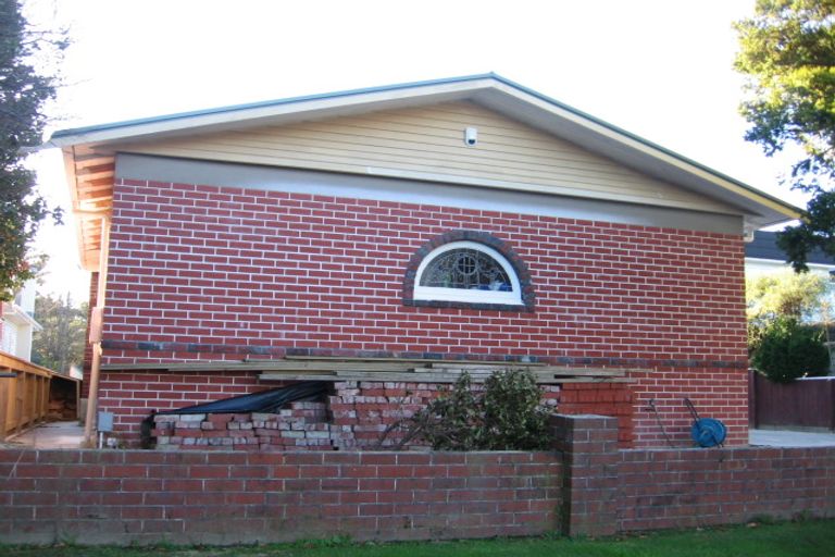 Photo of property in 39 Totara Crescent, Woburn, Lower Hutt, 5010