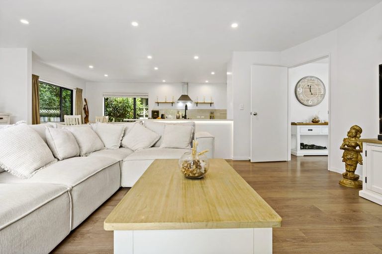 Photo of property in 11d Langana Avenue, Browns Bay, Auckland, 0630