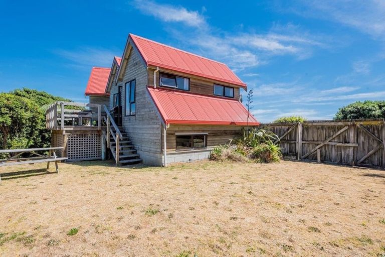 Photo of property in 6 Stonewall Grove, Waikanae Beach, Waikanae, 5036