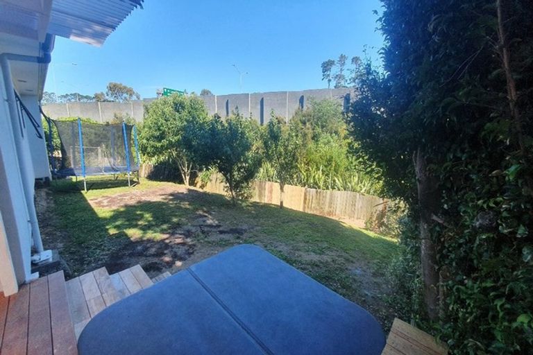 Photo of property in 1044 Great North Road, Point Chevalier, Auckland, 1022