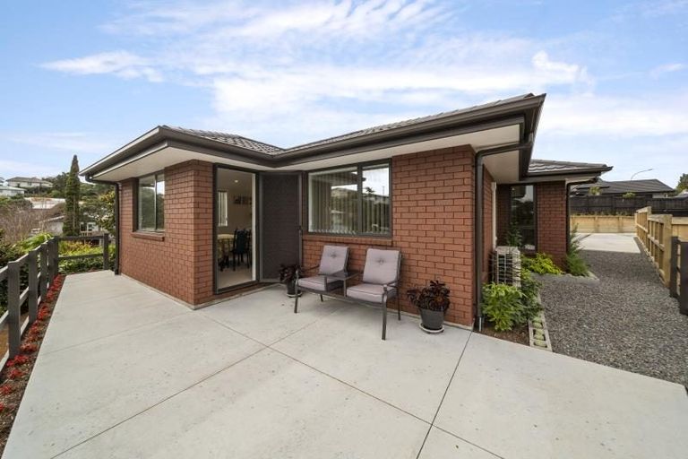 Photo of property in 48 Magnolia Drive, Westown, New Plymouth, 4310