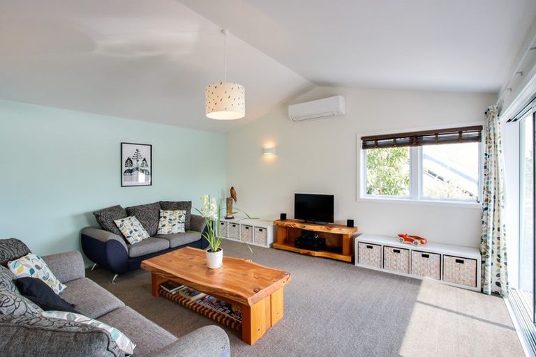 Photo of property in 23 Awarua Crescent, Havelock North, 4130