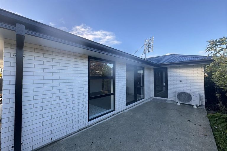 Photo of property in 11a Northcote Road, Northcote, Christchurch, 8052