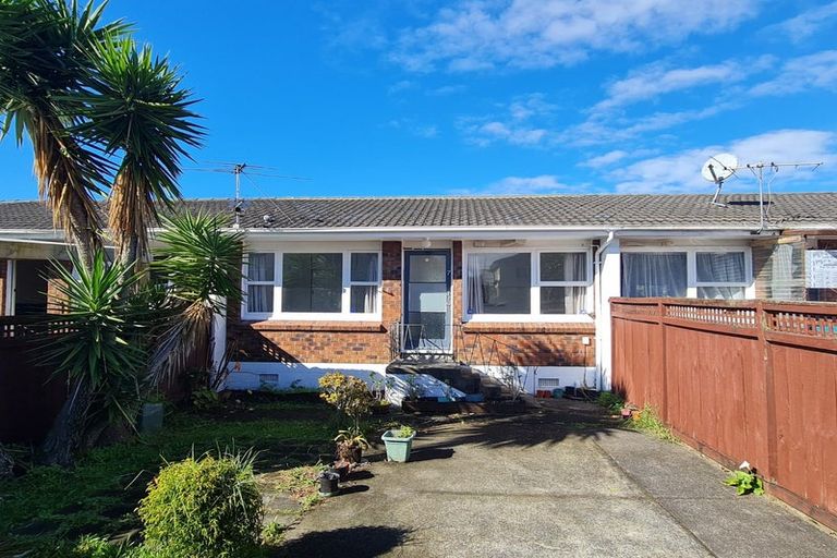 Photo of property in 7/27 Nikau Street, New Lynn, Auckland, 0600