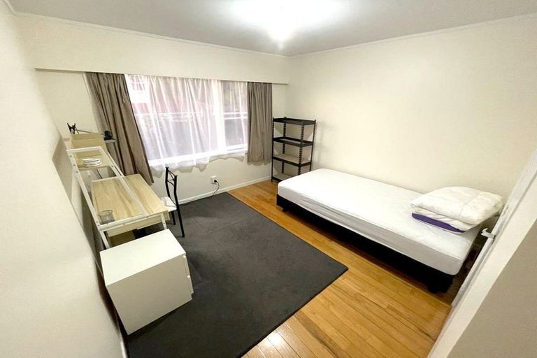 Photo of property in 42 Edgeworth Road, Glenfield, Auckland, 0629