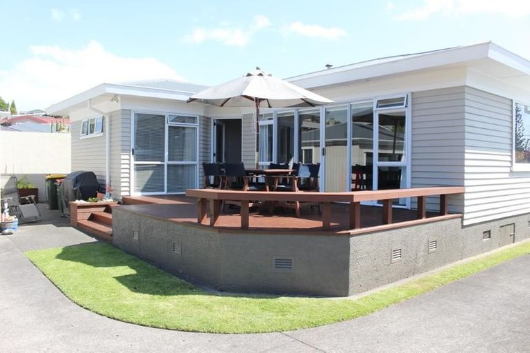 Photo of property in 177 Mangorei Road, Merrilands, New Plymouth, 4312